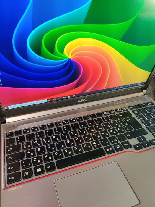 Fujitsu LIFEBOOK E756