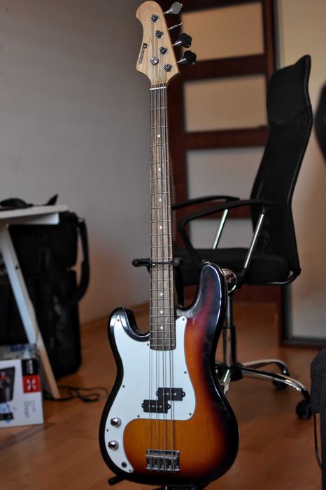 Gitara basowa Dimavery 4-strunowa Sunburst – stan bardzo dobry
