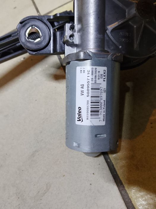 Silniczek wycieraczek VW up golf 7 mii