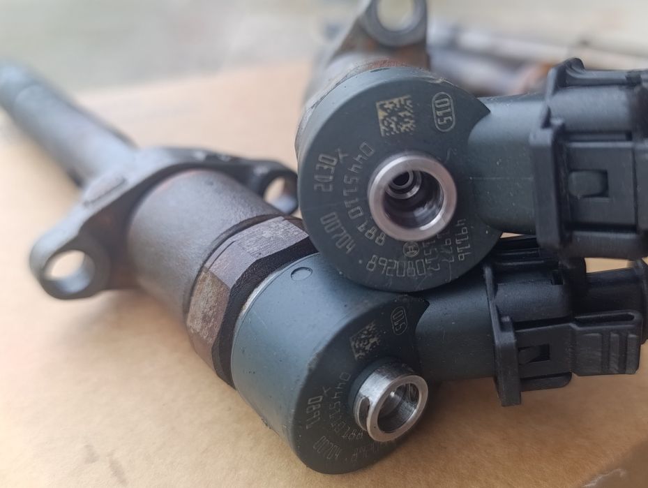 Wtryskiwacze 1.6 HDI peugeot citroen ford Volvo mazda kpl 4 szt Bosch