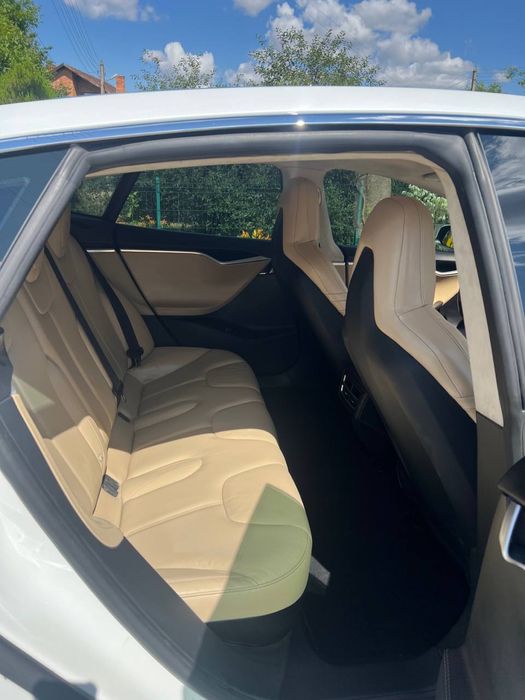 Оренда авто на весілля,корпоративи та інші свята. Tesla Model S