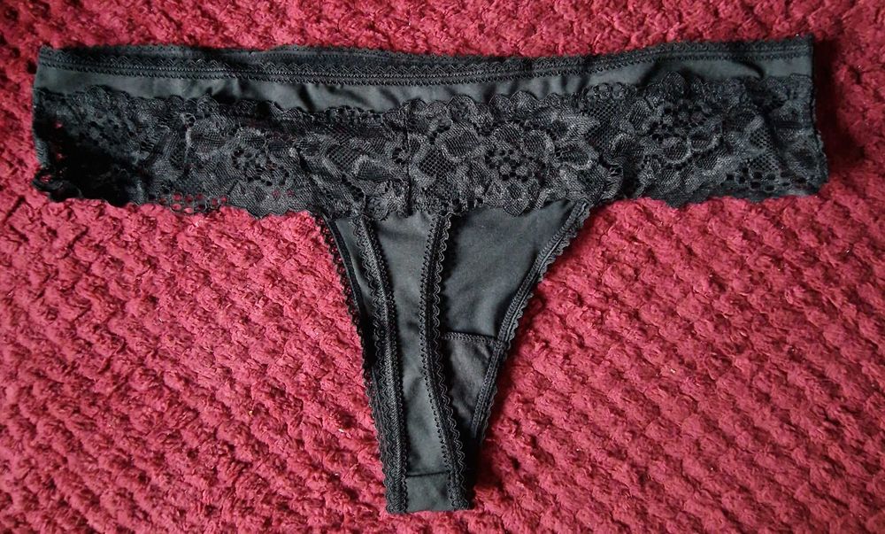 Czarne bawełniane koronkowe stringi, rozmiar XL