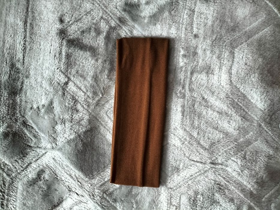 Brązowa materiałowa opaska na głowę