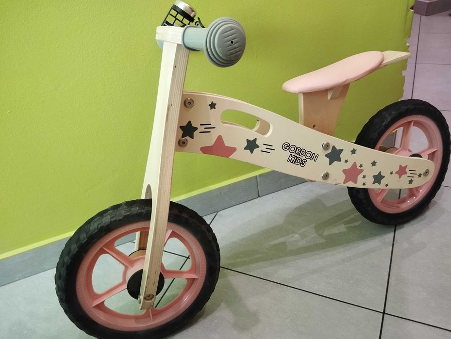 Rowerek biegowy drewniany różowy