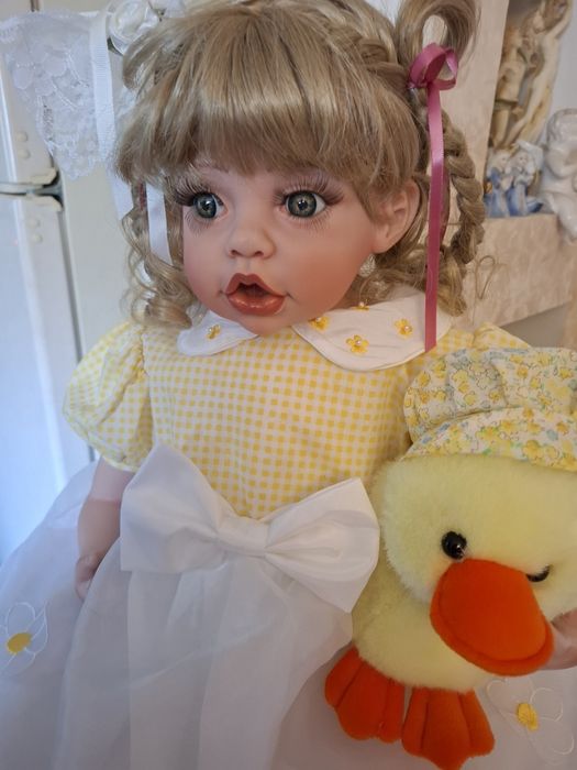 Коллекционная виниловая,кукла от Файзах Спанос