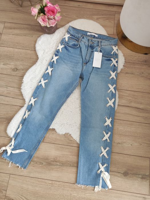 zara jeansy sznurowane haftowane jeans dopasowane wysoki stan