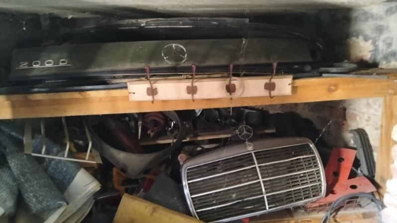 Części do mercedesa W123
