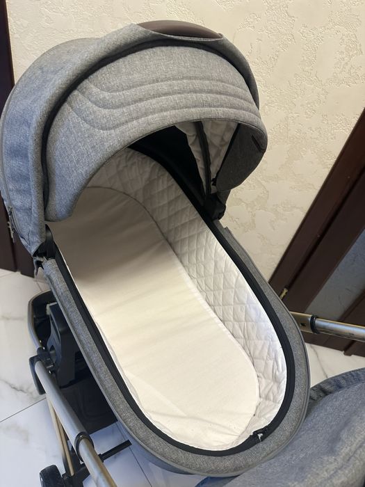 Продається коляска Carrello Epica 2в1 в хорошому стані, дитяча коляска