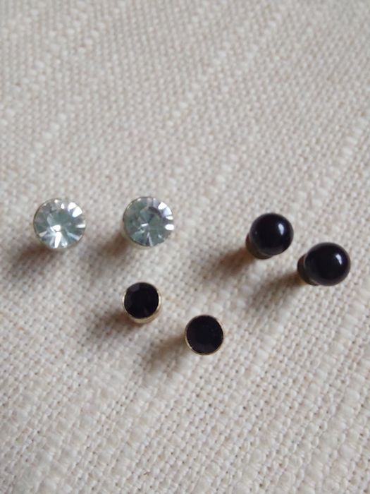 Conjunto de três pares de brincos