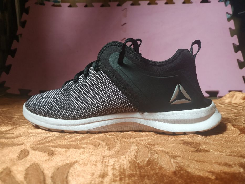 Кроссовки женские Reebok Solestead размер 40.