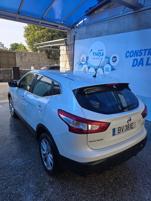 Nissan Qashqai 1.5 dCi (2015) - Full Extras / Impecável