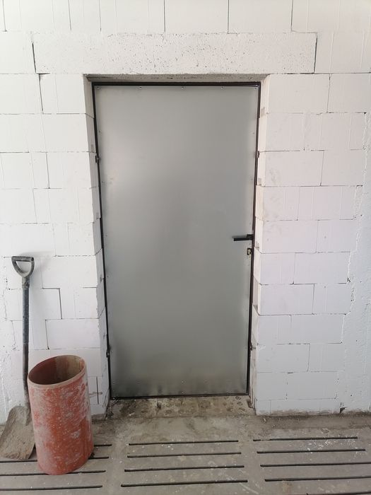 Drzwi ocieplane drzwi z blachy trapezowej ocynk