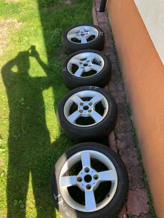 Sprzedam felgi z oponami do Smarta Forfour.