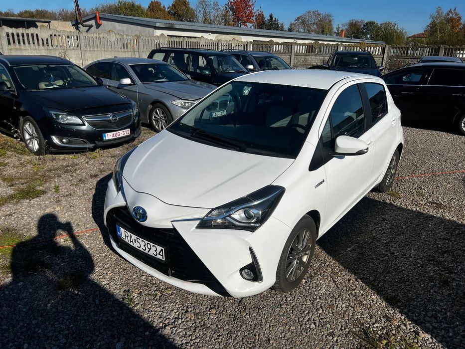 Toyota Yaris Piękny Yaris 1,5 i ! 73 KM ! Hybryda ! Automat ! Business Edition !