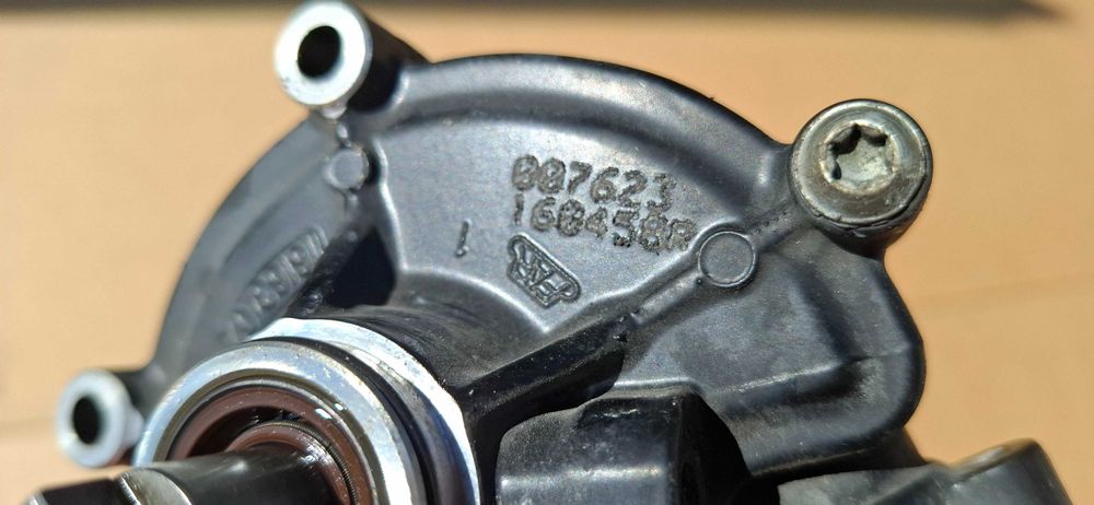 BMW K1600 K48 Pompa wody Oryginał