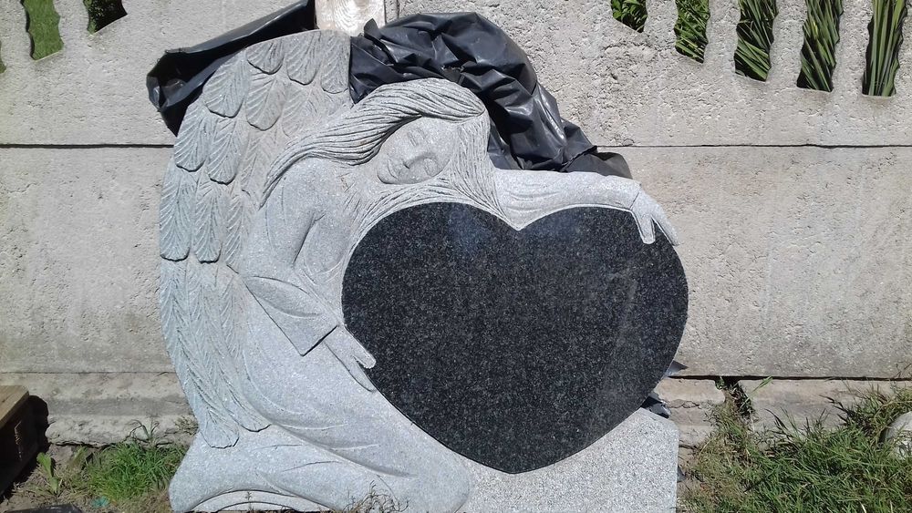 Sprzedam płaskorzeźbę nagrobkową