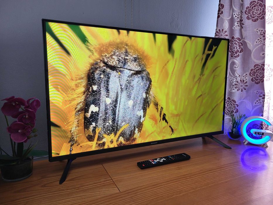 Sharp 40" smart tv , dvbt2 hevc