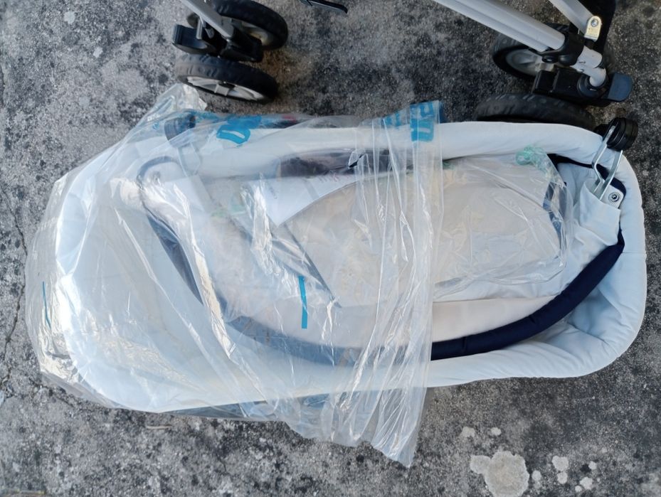 Conjunto de Alcofa + Ovo + Carrinho Bebé