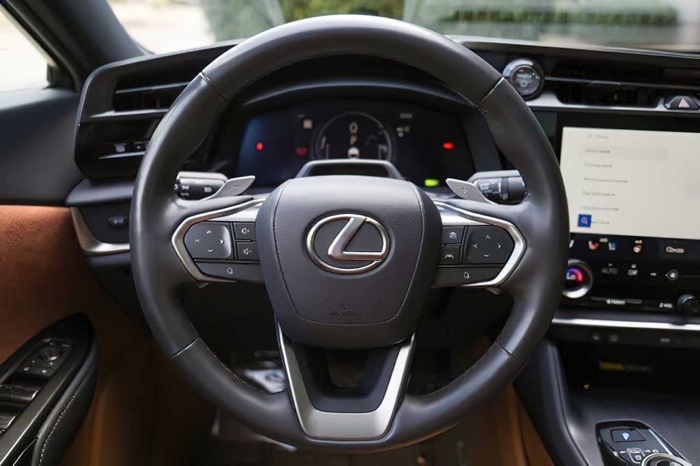 Lexus RZ      2024
