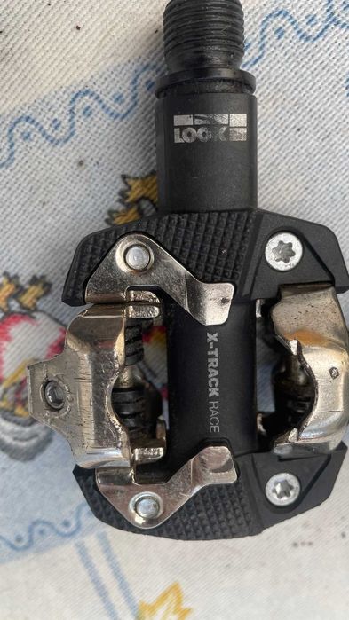 Pedais de encaixe LOOK X-Track