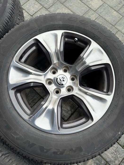 Kola 20” z oponami Dodge Ram 1500 polecam !