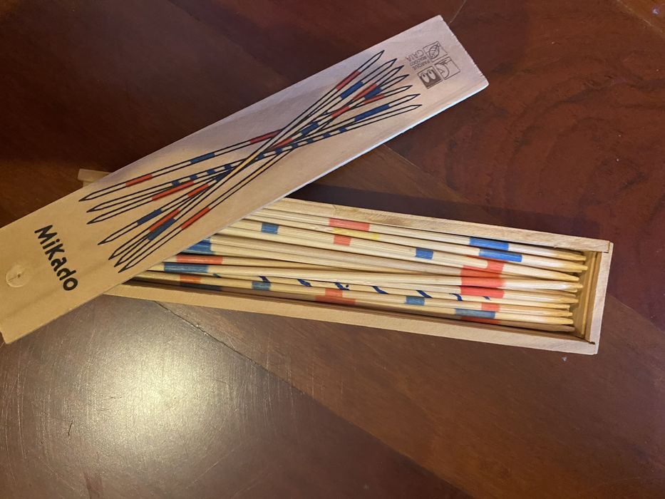 Jogo mikado em madeira