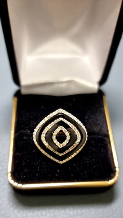 Уникальное кольцо Оникс и бриллианты