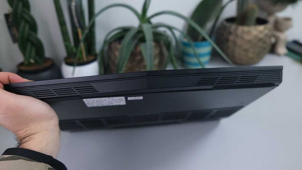 Dell Alienware R4 i7 -8750H 1TB 16 512 GTX 1060 UHD 630 15.6 FHD IPS ...