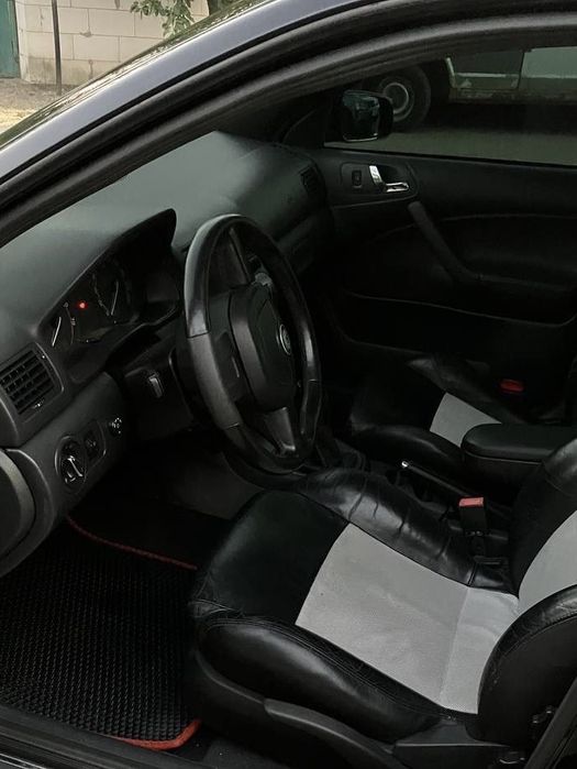 SKODA oktavia тур 1.8 турбо
