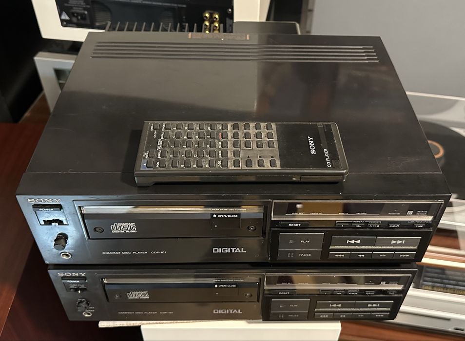 Sony CDP-101 --2 exemplares para peças ou reparação