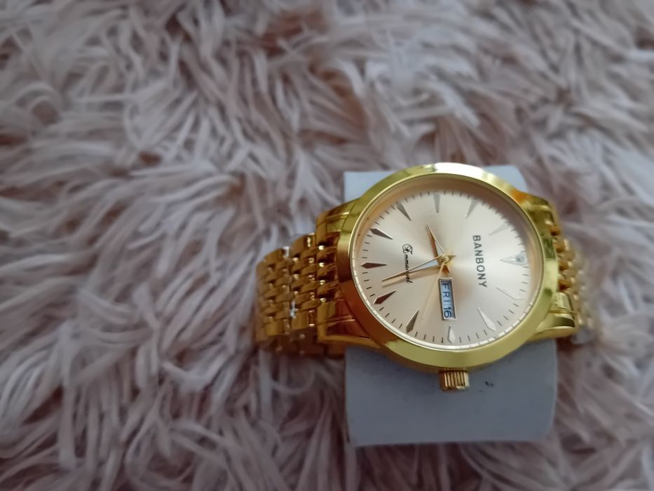 Elegancki luksusowy zegarek męski Nowy