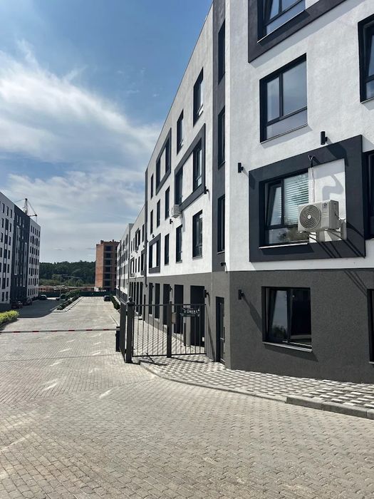 Оренда / продаж комерційного приміщення в ЖК " Сенсація"