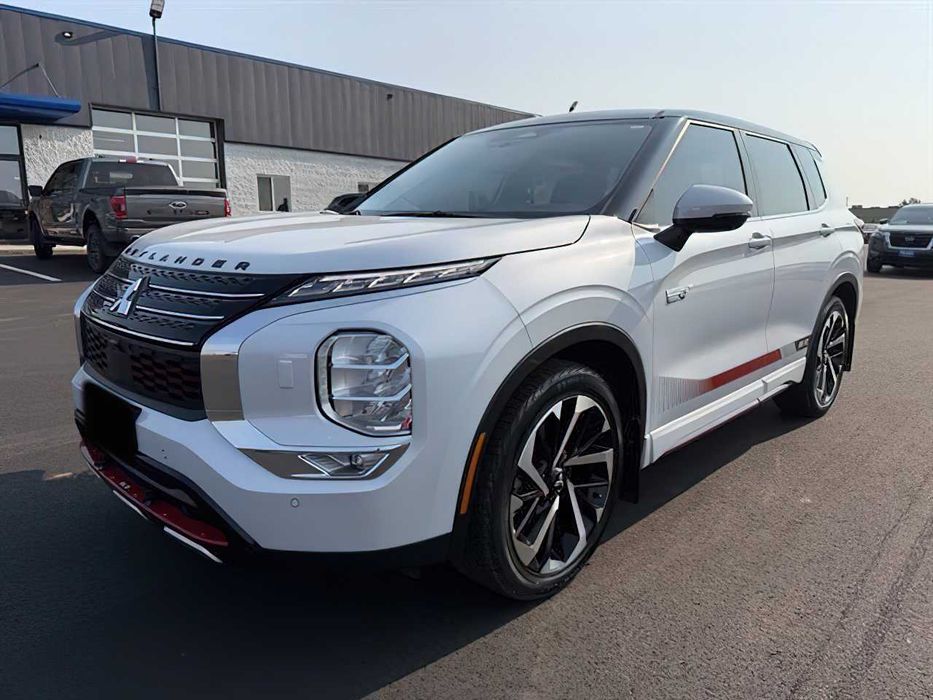 Mitsubishi Outlander PHEV SEL      2023