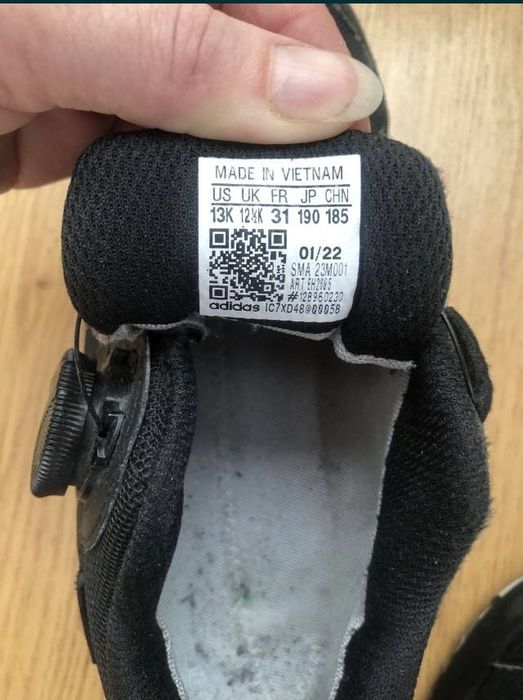 Дитячі черевики, кросівки adidas.