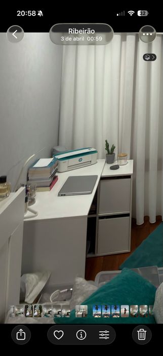 Secretaria branca com arrumacao