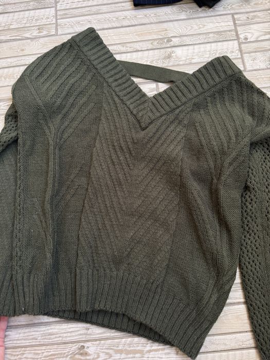 Светр жіночий вязаний хакі кольору