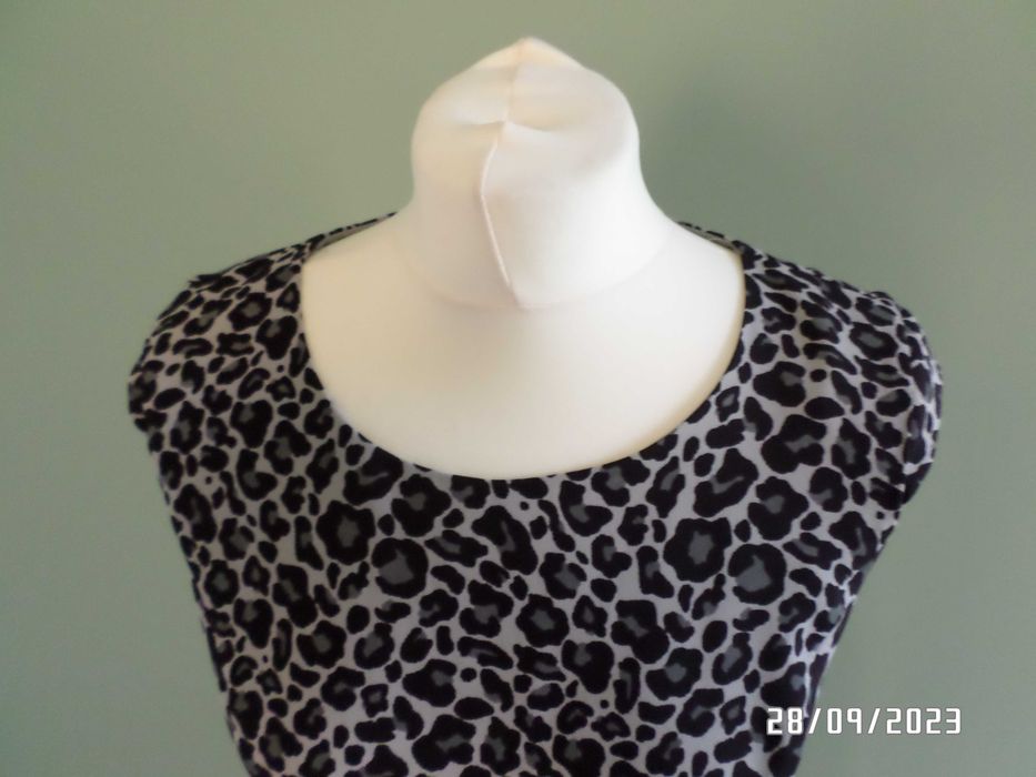 firmowa sukienka -Oasis-36/38-10-S/M-panterka