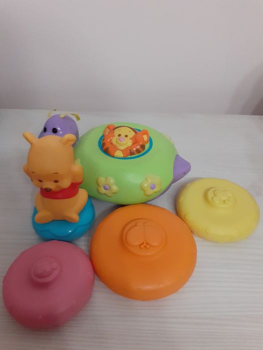 Disney Kubuś Puchatek Mattel edukacyjna piramidka do układania kształt