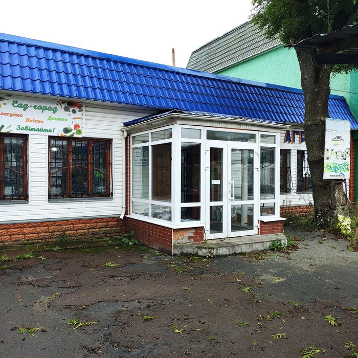 Продається приміщення магазину 89м2,  на території ринку, м.Славута.