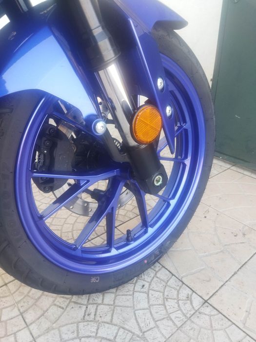 Yamaha YZF 125 R desportiva excelente estado,garagem,aceito retoma.