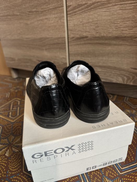 Жіночі лофери Geox