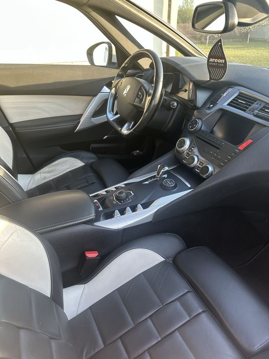 Продам DS5 2012 року гібрид