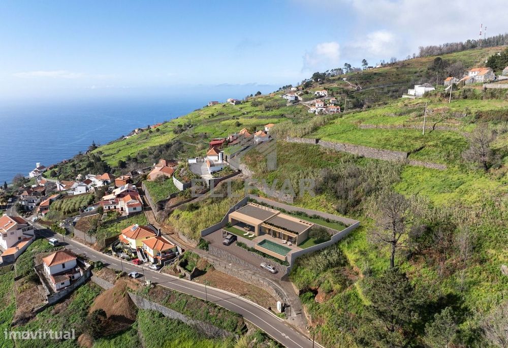 Moradia T3 Com Vista Mar Na Calheta