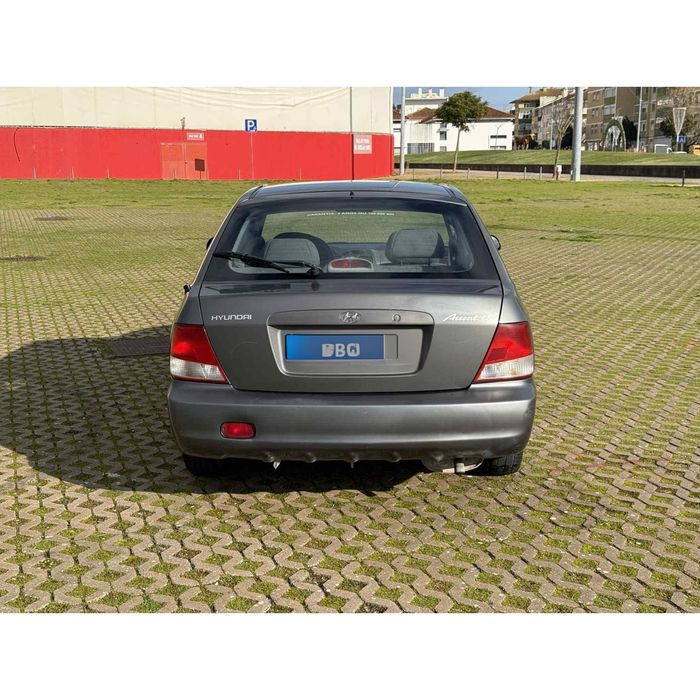 Hyundai Accent — fotografia 4