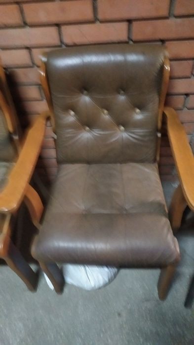 Розкладний дубовий стіл, і 6 крісел