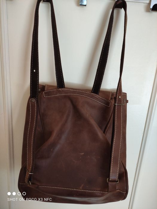 Mochila castanha em pele + Botas pretas