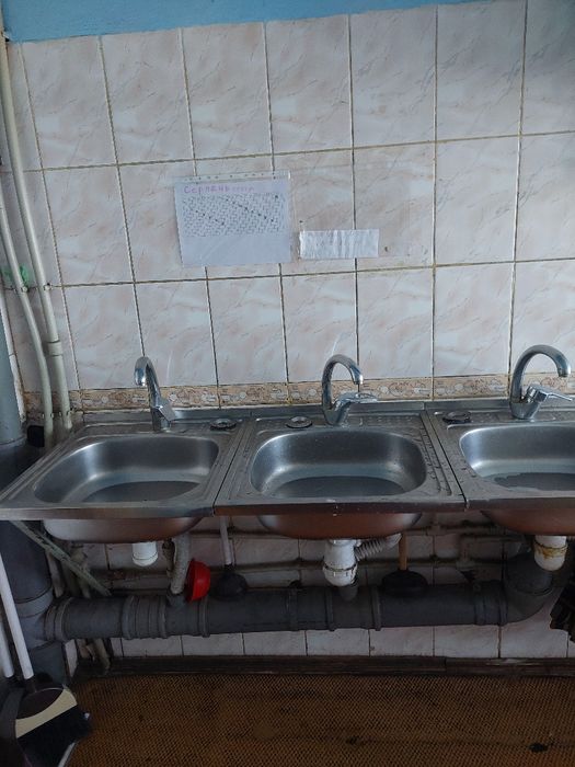 Сдам комнату  в чистом общежитии .