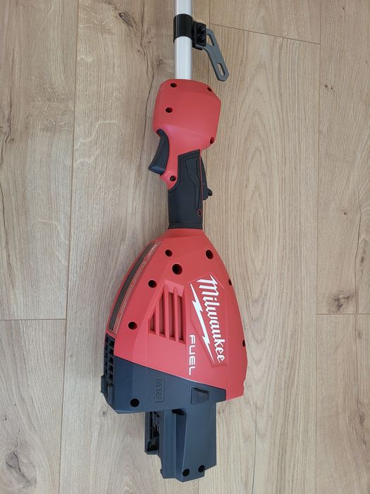 Тример milwaukee 3006 m18 2 шт. Fuel