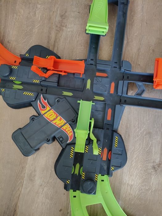 Tor Hot Wheels Kolosalna Kraksa (GFH87).