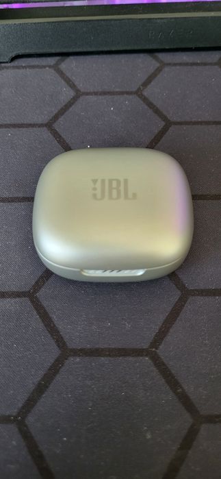 Jbl live pro 2  srebrne
